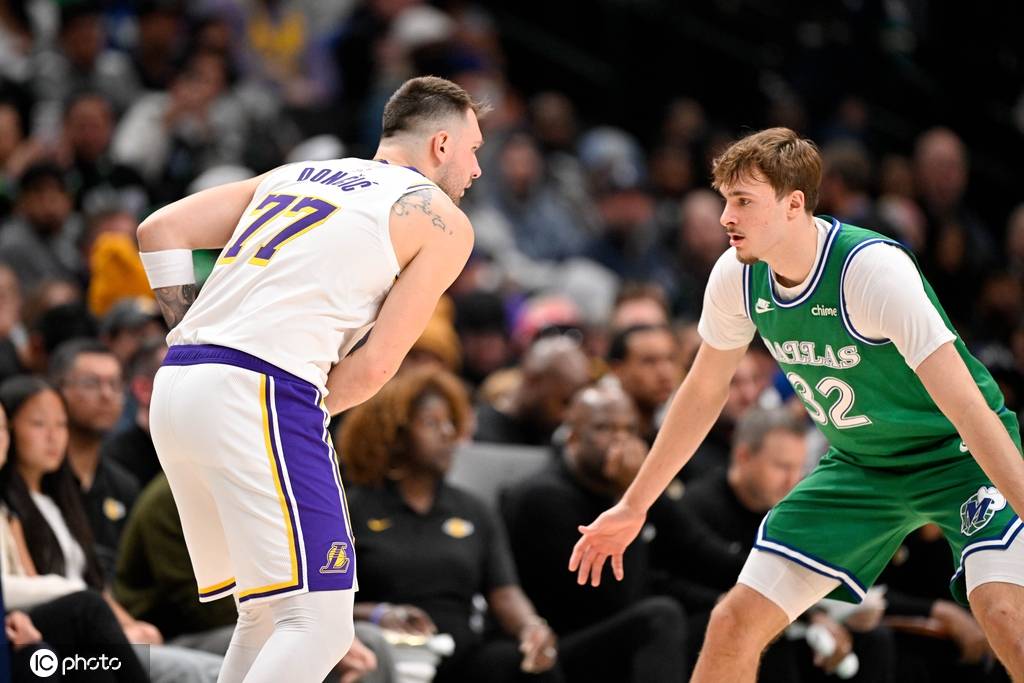 东契奇33+8+11詹姆斯17+8+5 湖人末节发力逆转独行侠